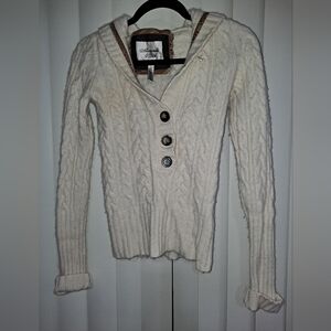 Abercrombie & Fitch Cream V-Neck Sweater